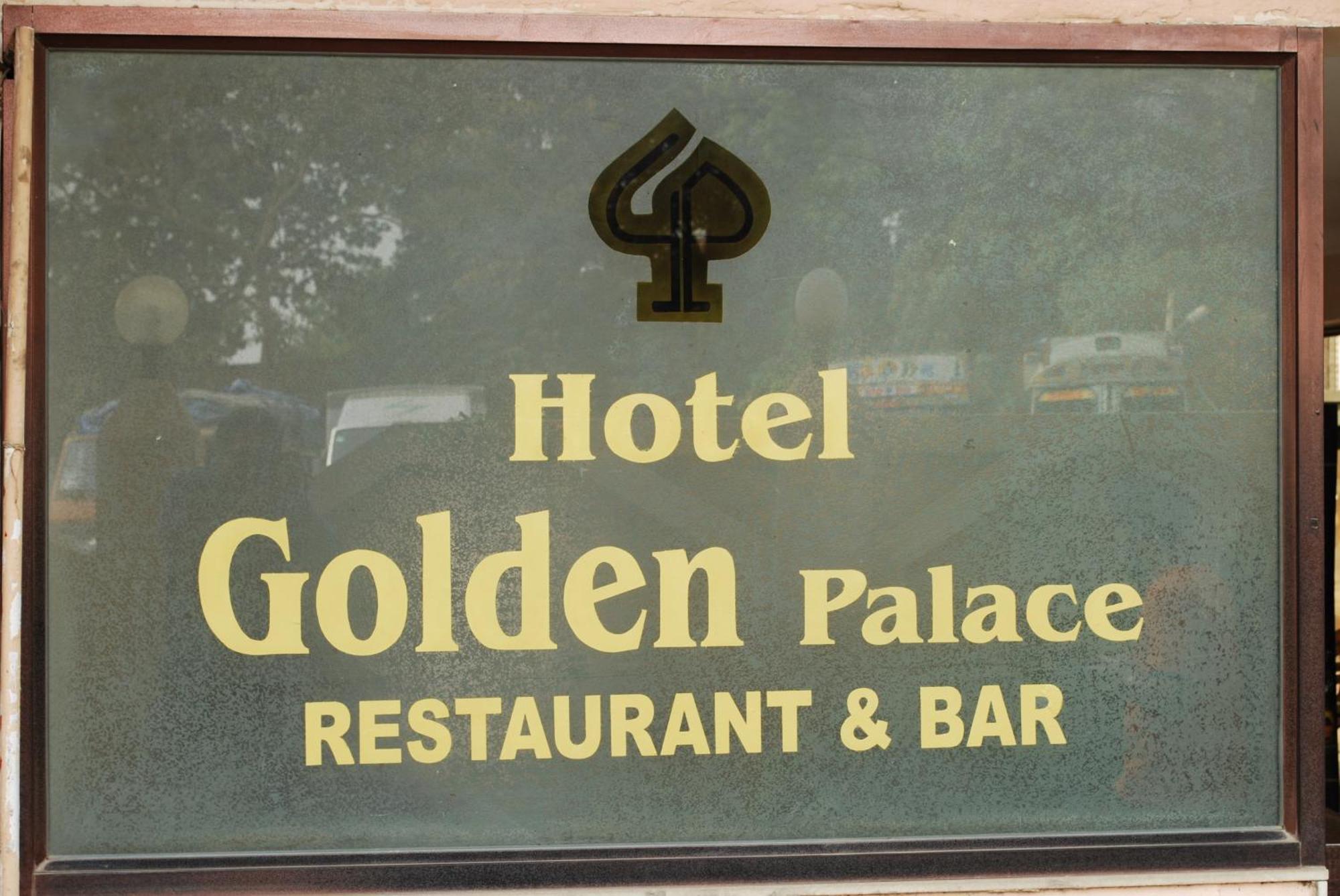 Hotel Golden Palace Pvt Ltd Мумбай Екстериор снимка